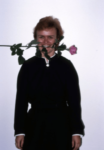 Diakonissa ruusu suussa